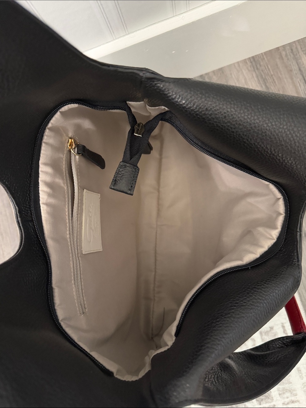 Grillis Roma pebble-grain Italian leather hobo shoulder bag - Picture 7 of 8